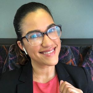 Meet your Posher, Yolanda